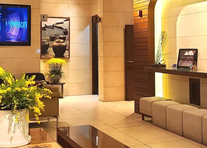 N Fourseason Hotel *